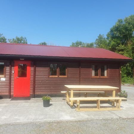 Red Squirrel Lodge Голуей Екстериор снимка