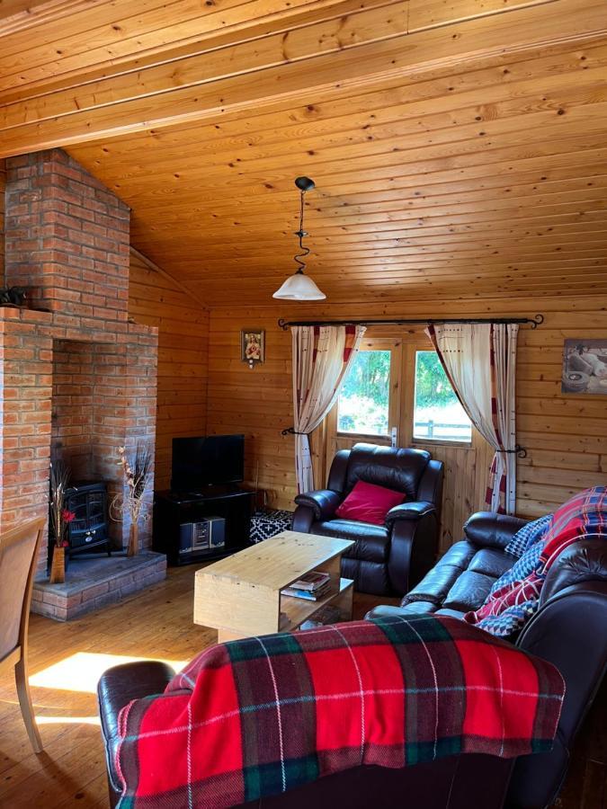 Red Squirrel Lodge Голуей Екстериор снимка