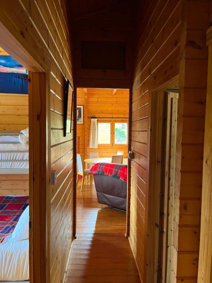 Red Squirrel Lodge Голуей Екстериор снимка
