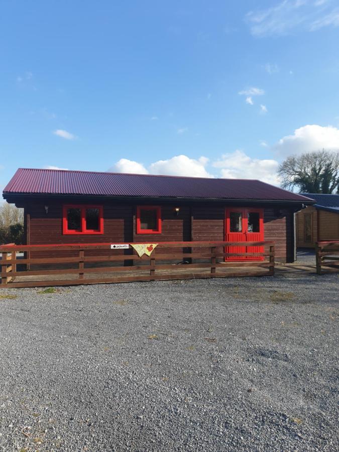 Red Squirrel Lodge Голуей Екстериор снимка