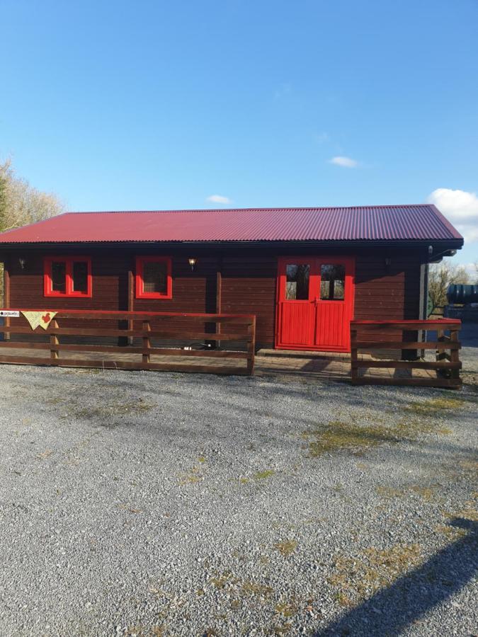 Red Squirrel Lodge Голуей Екстериор снимка