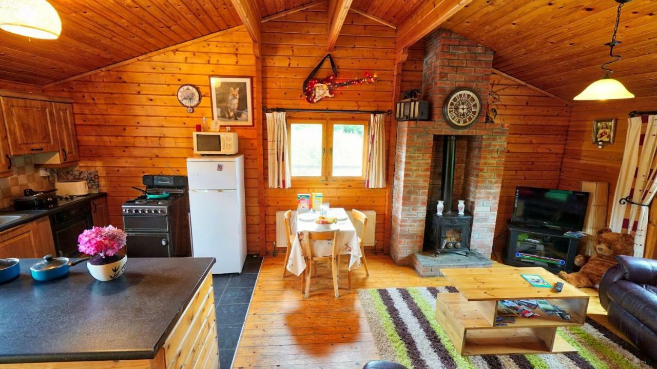 Red Squirrel Lodge Голуей Екстериор снимка